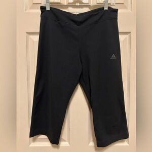 🩶Adidas Gray Capri Leggings